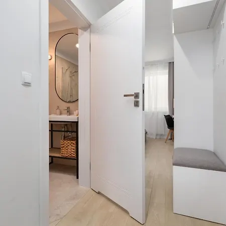 Plac Slowianski Stylish With Balcony Center By Renters